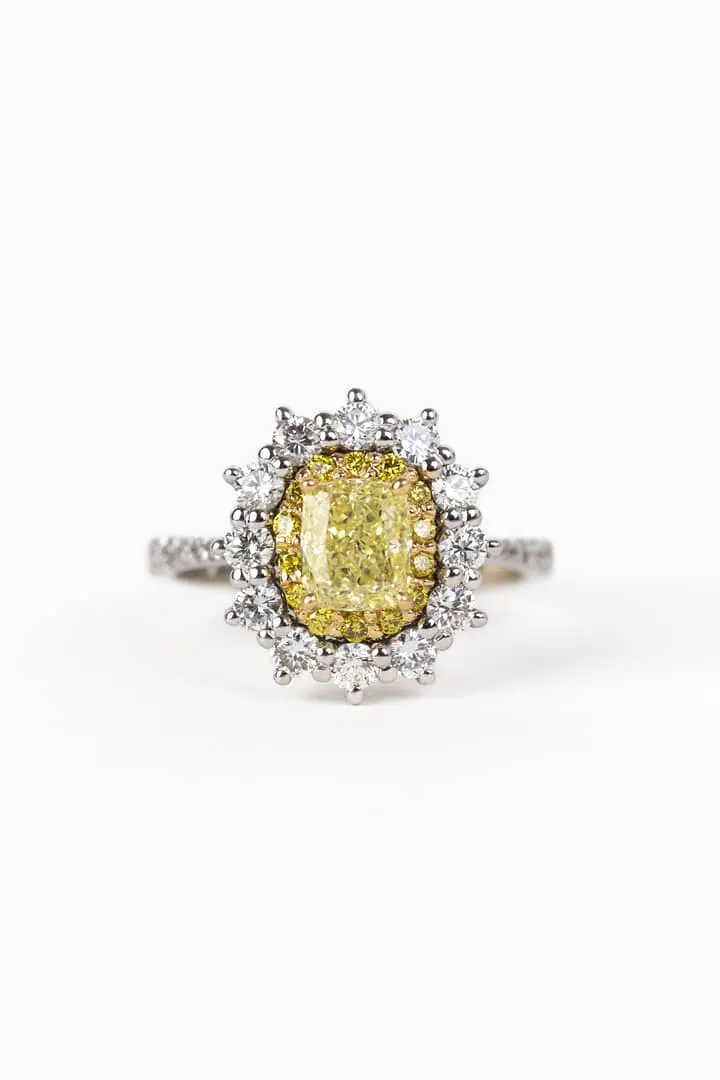 Anello con diamante giallo